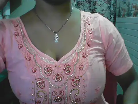 LovingPihu online show from May 26, 5:36 am