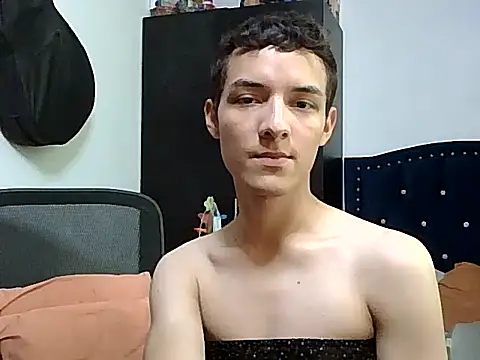 Snapshot of andys_26 chatting on April 18, 7:07 pm andys 26 online show from April 18, 7:07 pm