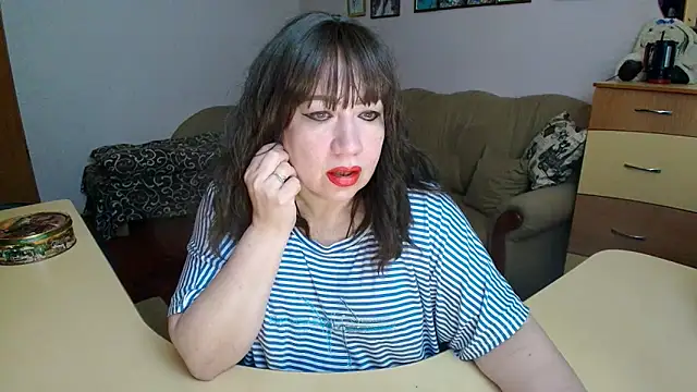 Lucretia Goldi  online show from February 10, 9:41 pm