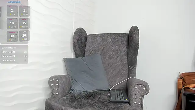 Keyla Milf online show from March 18, 8:03 am