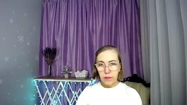 queen a n i online show from March 30, 8:26 am