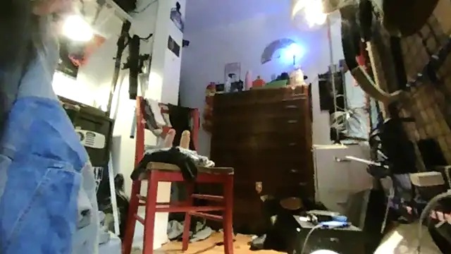 Snapshot of TheHellBilly chatting on December 7, 3:19 pm TheHellBilly online show from December 7, 3:19 pm