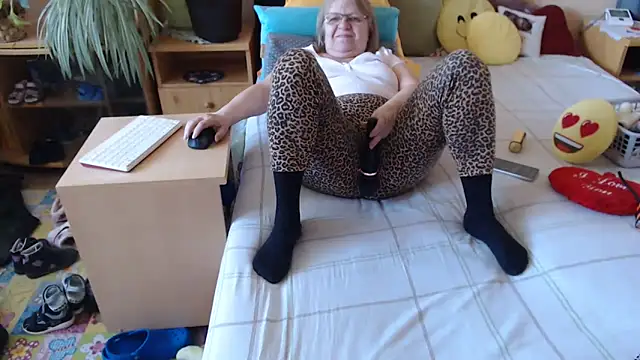 Snapshot of Margaret-milf chatting on April 23, 3:25 pm Margaret-milf online show from April 23, 3:25 pm