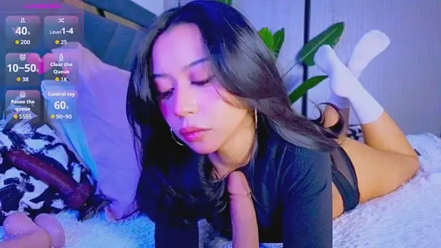 Mia Tin online show from February 12, 8:59 pm