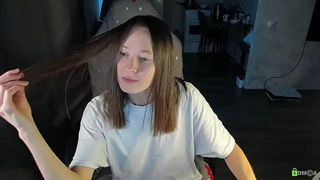Snapshot of Courtney_Luv chatting on October 3, 12:57 pm Courtney Luv online show from October 3, 12:57 pm