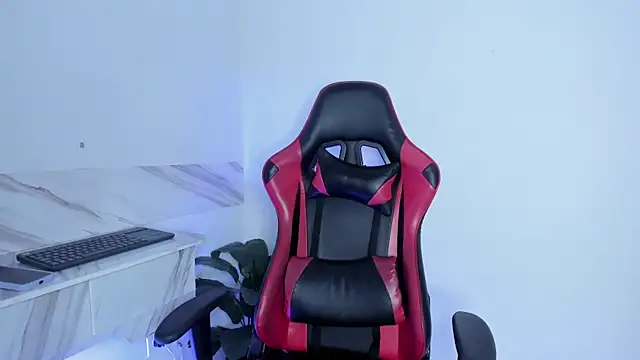 Snapshot of _liathompsom09 chatting on January 13, 12:02 pm liathompsom09 online show from January 13, 12:02 pm