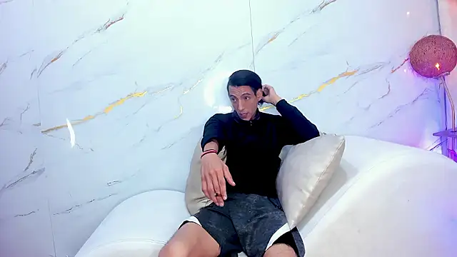 SecretsParty online show from March 10, 2:11 pm