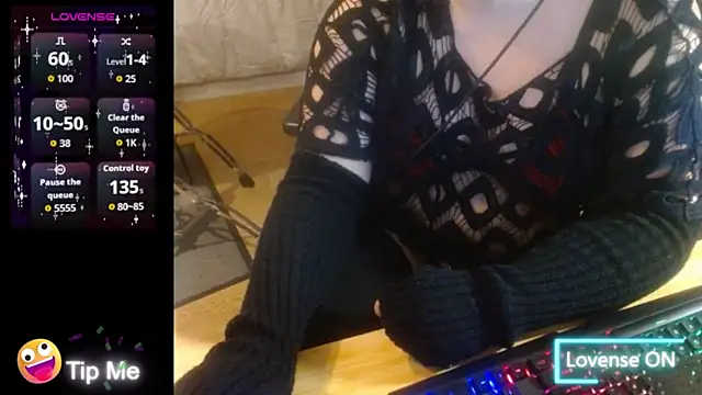 elisacoquineoff online show from March 25, 6:52 am