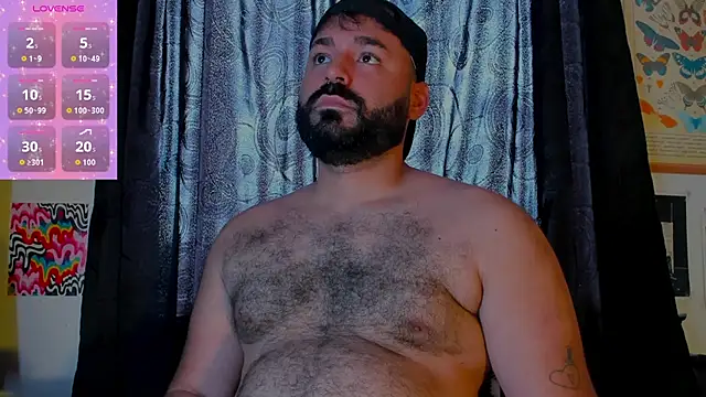 Snapshot of johnnyalx chatting on June 1, 7:59 pm johnnyalx online show from June 1, 7:59 pm