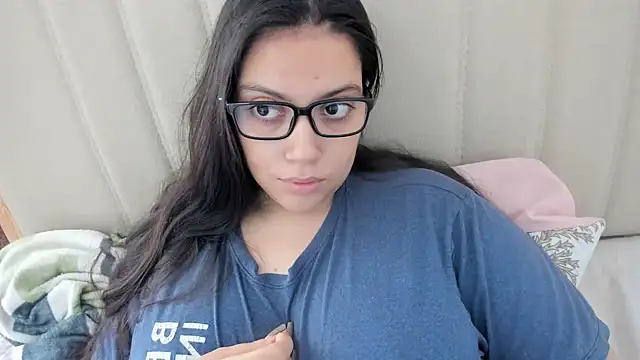 Snapshot of roniewester chatting on October 5, 1:42 pm roniewester online show from October 5, 1:42 pm