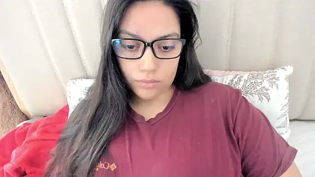 Snapshot of roniewester chatting on November 17, 2:45 pm roniewester online show from November 17, 2:45 pm