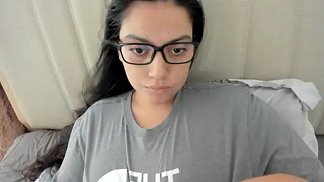 Snapshot of roniewester chatting on November 24, 2:17 pm roniewester online show from November 24, 2:17 pm