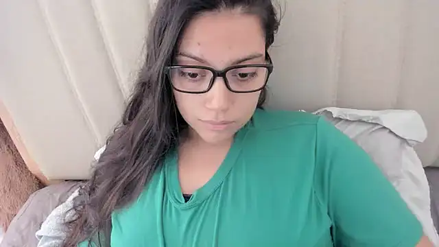 Snapshot of roniewester chatting on November 29, 3:37 pm roniewester online show from November 29, 3:37 pm