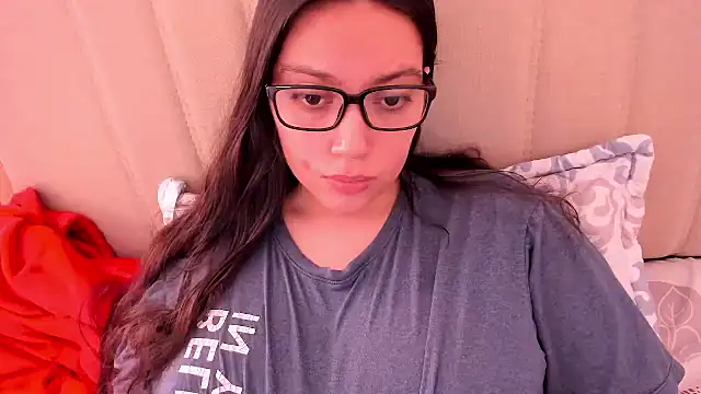 Snapshot of roniewester chatting on May 4, 2:57 pm roniewester online show from May 4, 2:57 pm