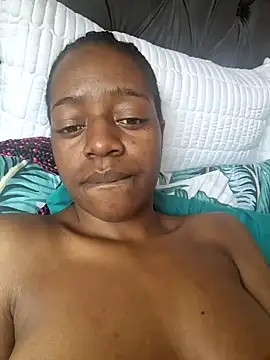 Snapshot of Sexynaughty_Gal chatting on December 17, 12:00 pm Sexynaughty Gal online show from December 17, 12:00 pm