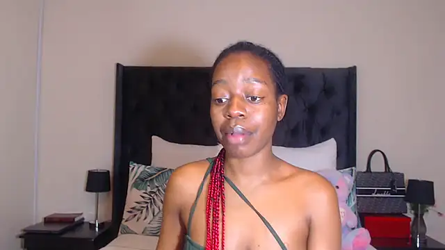 Snapshot of Sexynaughty_Gal chatting on January 1, 10:24 pm Sexynaughty Gal online show from January 1, 10:24 pm