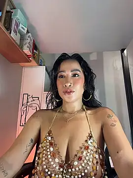 Snapshot of AsianMilfSheryl chatting on July 8, 7:02 am AsianMilfSheryl online show from July 8, 7:02 am