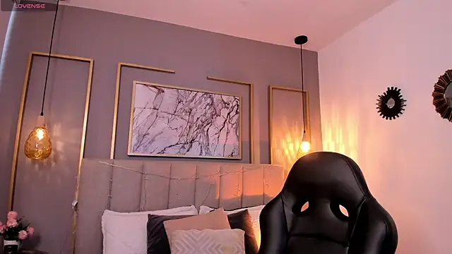 Samantha Brooke online show from February 25, 1:32 pm