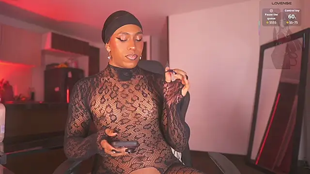 Snapshot of AmberRaus chatting on February 19, 12:50 am AmberRaus online show from February 19, 12:50 am