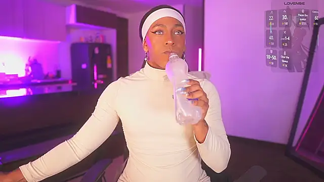 Snapshot of AmberRaus chatting on February 22, 11:03 pm AmberRaus online show from February 22, 11:03 pm