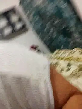 Snapshot of Srishtijain51 chatting on February 9, 8:24 pm Srishtijain51 online show from February 9, 8:24 pm