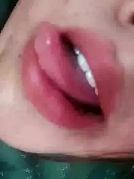 Snapshot of Srishtijain51 chatting on October 19, 8:37 am Srishtijain51 online show from October 19, 8:37 am