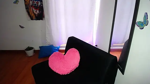 Snapshot of sexylatina001 chatting on October 22, 7:46 pm sexylatina001 online show from October 22, 7:46 pm