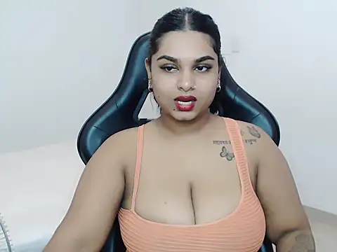 layla amin online show from December 2, 3:36 pm