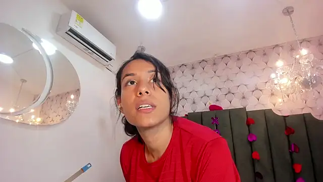 PilarJones  online show from February 19, 12:33 pm