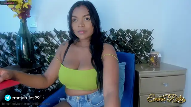 Snapshot of emma_rules99 chatting on March 10, 7:07 pm emma rules99 online show from March 10, 7:07 pm