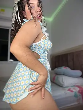 Snapshot of Shara_dreams chatting on February 1, 11:25 pm Shara dreams online show from February 1, 11:25 pm