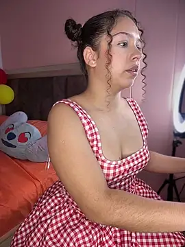 Snapshot of Shara_dreams chatting on June 19, 12:37 am Shara dreams online show from June 19, 12:37 am
