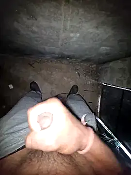 breejs online show from November 26, 4:35 am