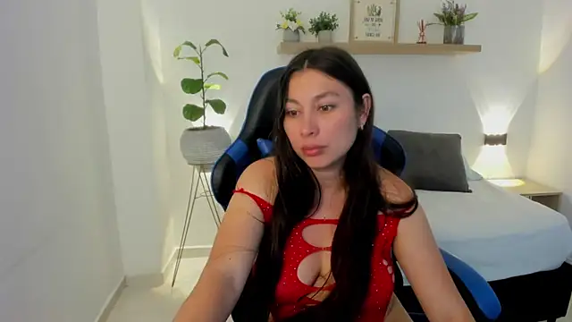 Snapshot of bella_99_ chatting on May 11, 2:45 pm bella 99 online show from May 11, 2:45 pm