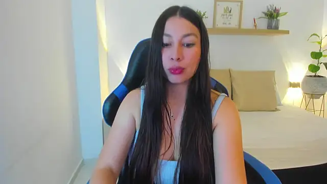 Snapshot of bella_99_ chatting on June 2, 11:34 am bella 99 online show from June 2, 11:34 am