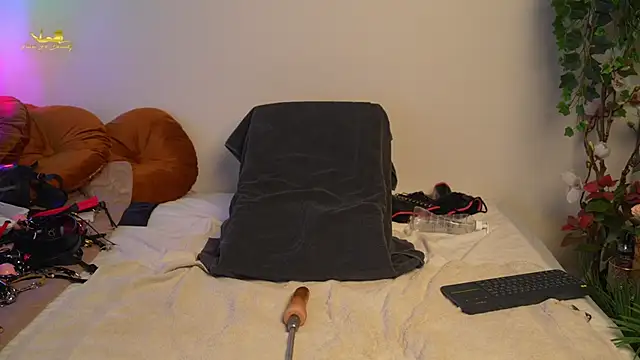 Snapshot of lacie_le_beauty chatting on March 18, 5:21 pm lacie le beauty online show from March 18, 5:21 pm