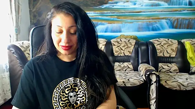 MoistMady online show from March 3, 9:33 am