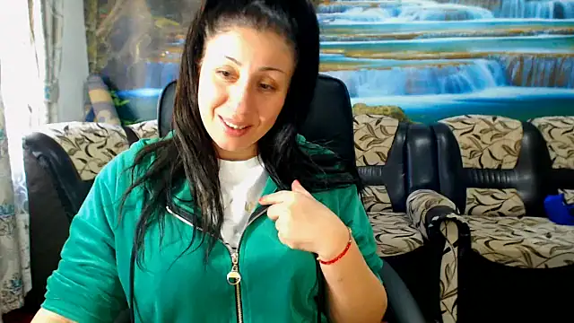 MoistMady online show from March 7, 10:45 am