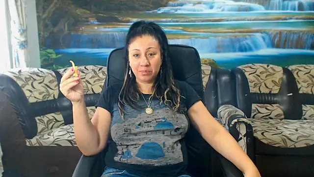 MoistMady online show from October 23, 5:51 am