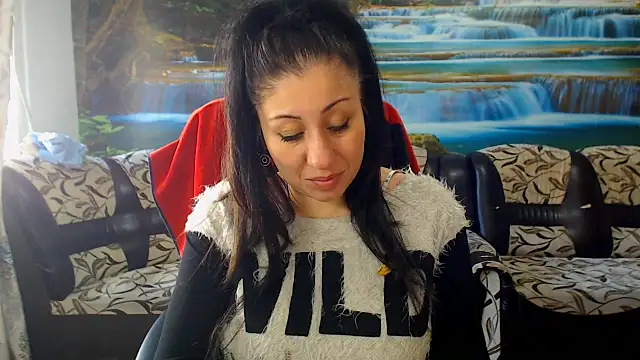 MoistMady online show from March 4, 12:44 pm