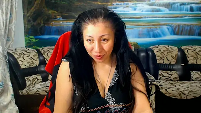 MoistMady online show from April 5, 1:47 am