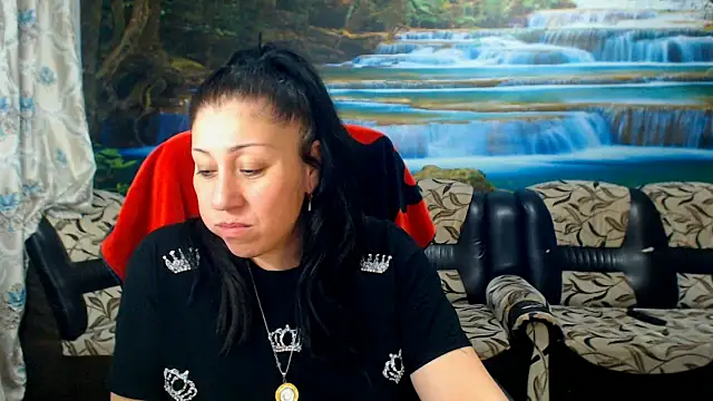 MoistMady online show from April 14, 8:37 pm
