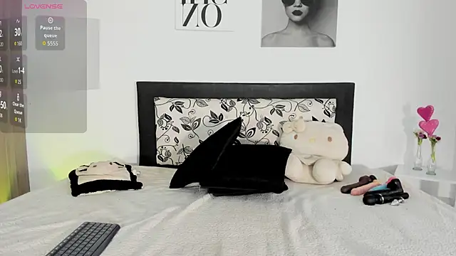 MiliMattel online show from October 31, 4:08 pm