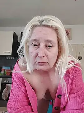 Snapshot of GeileEstelle chatting on May 16, 4:17 pm GeileEstelle online show from May 16, 4:17 pm