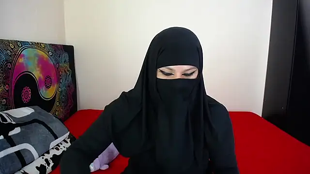 evelyn  salah online show from March 16, 9:19 pm