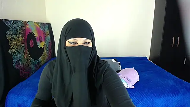 Snapshot of evelyn__salah chatting on April 27, 11:25 pm evelyn salah online show from April 27, 11:25 pm