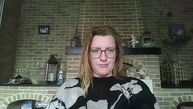 LiquidLeonie online show from May 10, 5:01 am