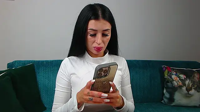 SaraDaisy online show from April 16, 6:14 am