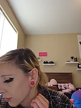 Snapshot of AmethystFoxx chatting on June 20, 5:38 pm AmethystFoxx online show from June 20, 5:38 pm