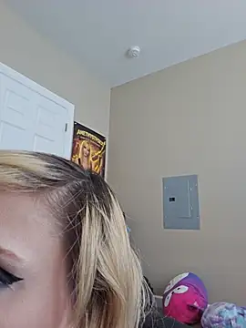 Snapshot of AmethystFoxx chatting on June 22, 6:38 pm AmethystFoxx online show from June 22, 6:38 pm